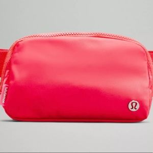 💗 NWT Lululemon Everywhere Belt Bag - Pale Raspberry